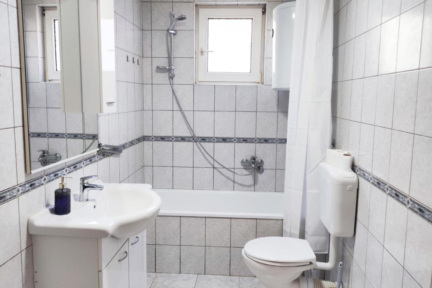 Farah Apartment Mostar Esterno foto